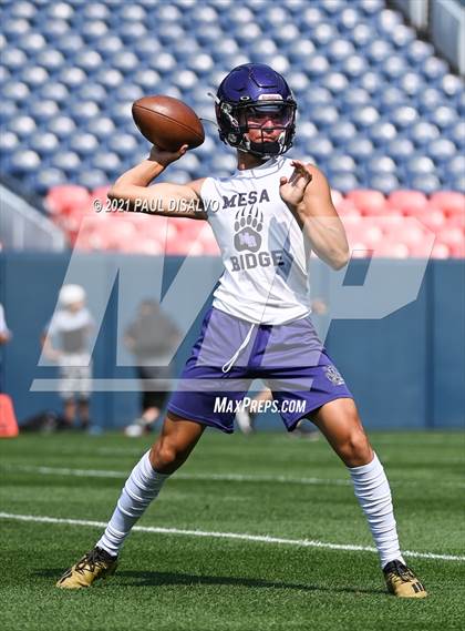 Thumbnail 2 in Mesa Ridge vs. Columbine (Denver Broncos 7-on-7) photogallery.