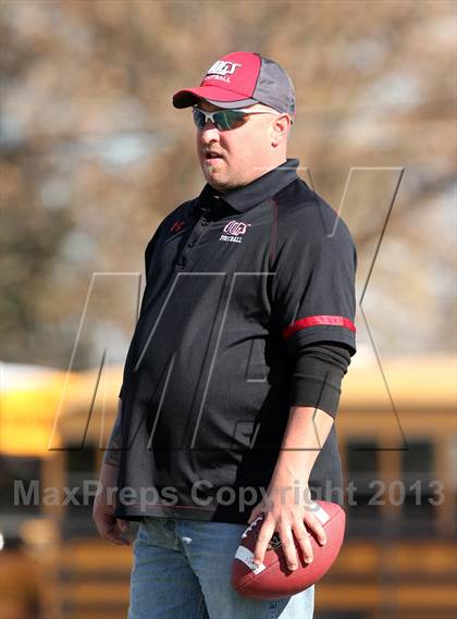 Thumbnail 3 in Carlyle @ Staunton (IHSA 2A Second Round Playoff) photogallery.