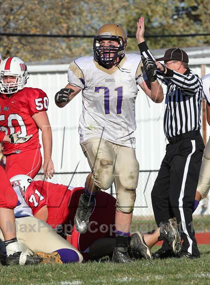 Thumbnail 2 in Carlyle @ Staunton (IHSA 2A Second Round Playoff) photogallery.