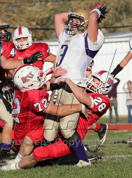 Thumbnail 2 in Carlyle @ Staunton (IHSA 2A Second Round Playoff) photogallery.