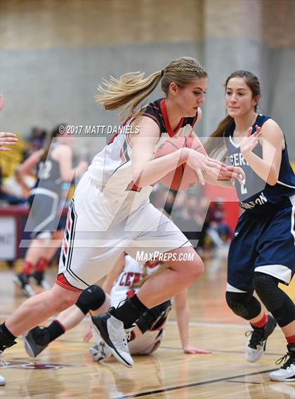 Thumbnail 2 in Centauri vs. Liberty Common (CHSAA 3A Great 8) photogallery.