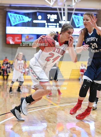 Thumbnail 2 in Centauri vs. Liberty Common (CHSAA 3A Great 8) photogallery.
