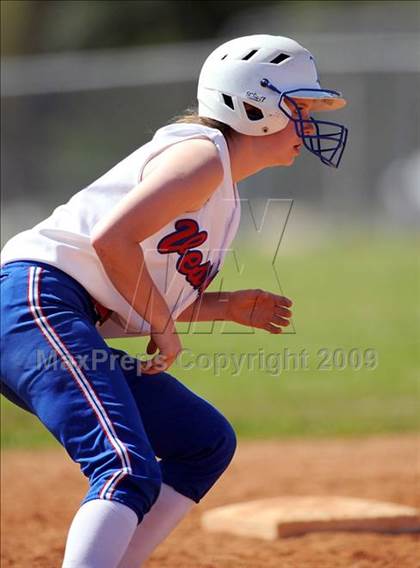 Thumbnail 3 in Hartselle vs. Vestavia Hills (Bob Jones Invitational) photogallery.