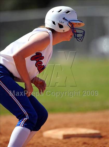 Thumbnail 1 in Hartselle vs. Vestavia Hills (Bob Jones Invitational) photogallery.