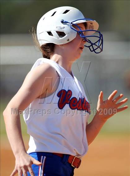 Thumbnail 2 in Hartselle vs. Vestavia Hills (Bob Jones Invitational) photogallery.