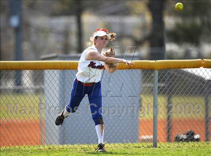 Thumbnail 3 in Hartselle vs. Vestavia Hills (Bob Jones Invitational) photogallery.