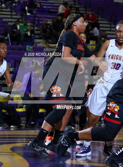 Thumbnail 3 in Dominguez vs. Lynwood photogallery.