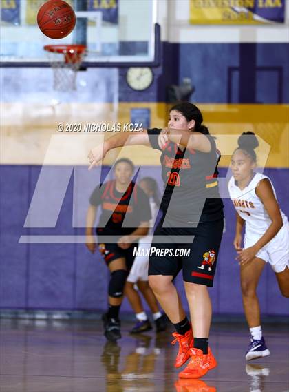 Thumbnail 3 in Dominguez vs. Lynwood photogallery.