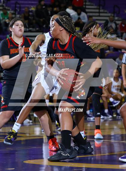 Thumbnail 2 in Dominguez vs. Lynwood photogallery.
