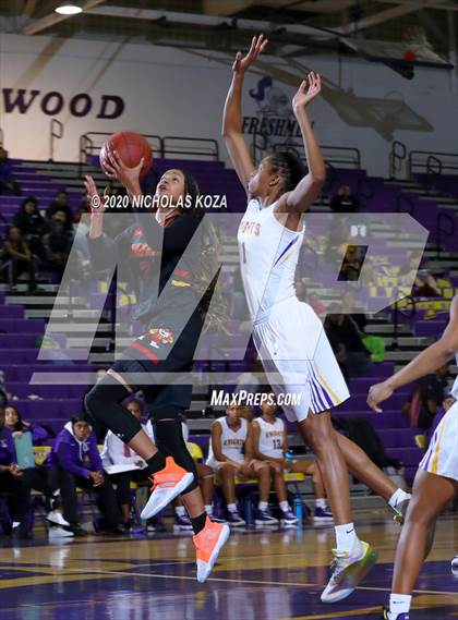 Thumbnail 2 in Dominguez vs. Lynwood photogallery.