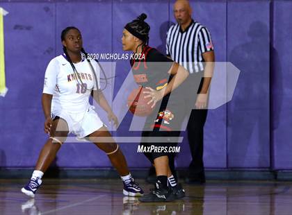 Thumbnail 3 in Dominguez vs. Lynwood photogallery.