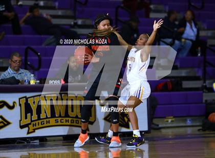 Thumbnail 1 in Dominguez vs. Lynwood photogallery.