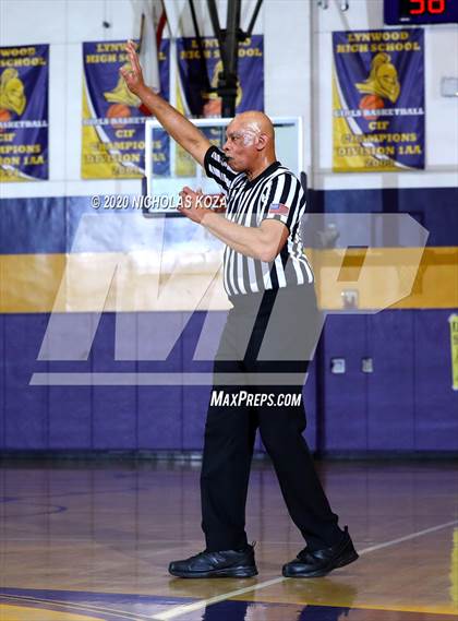 Thumbnail 1 in Dominguez vs. Lynwood photogallery.