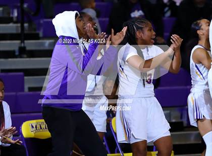 Thumbnail 2 in Dominguez vs. Lynwood photogallery.