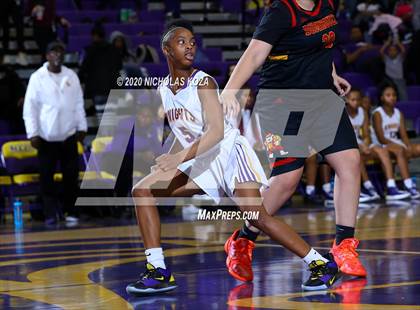 Thumbnail 3 in Dominguez vs. Lynwood photogallery.
