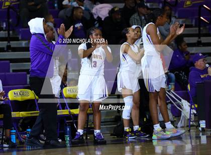 Thumbnail 3 in Dominguez vs. Lynwood photogallery.