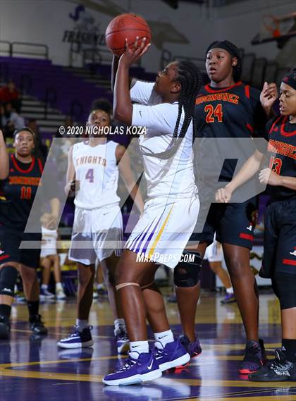 Thumbnail 2 in Dominguez vs. Lynwood photogallery.