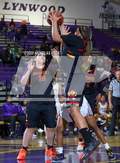 Thumbnail 1 in Dominguez vs. Lynwood photogallery.