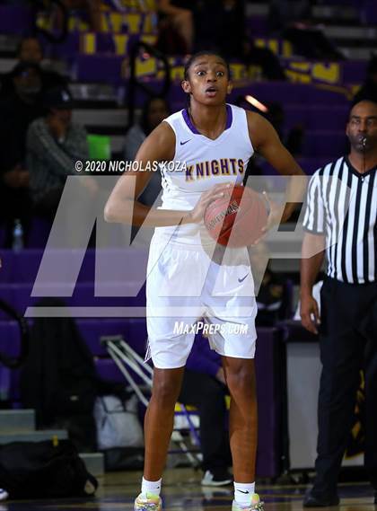 Thumbnail 3 in Dominguez vs. Lynwood photogallery.