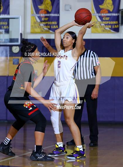 Thumbnail 2 in Dominguez vs. Lynwood photogallery.