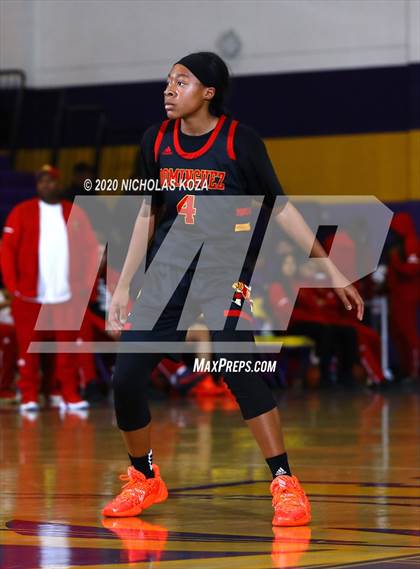 Thumbnail 3 in Dominguez vs. Lynwood photogallery.