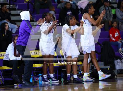 Thumbnail 1 in Dominguez vs. Lynwood photogallery.