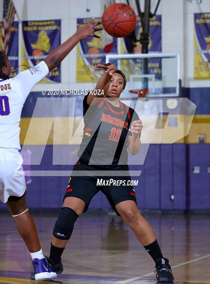 Thumbnail 1 in Dominguez vs. Lynwood photogallery.
