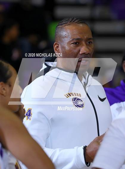 Thumbnail 1 in Dominguez vs. Lynwood photogallery.