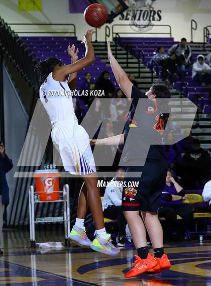 Thumbnail 1 in Dominguez vs. Lynwood photogallery.