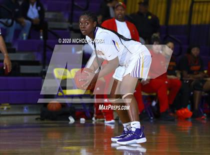 Thumbnail 3 in Dominguez vs. Lynwood photogallery.