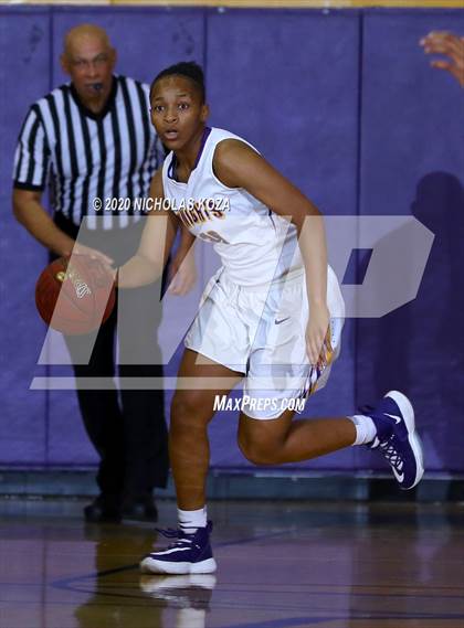 Thumbnail 2 in Dominguez vs. Lynwood photogallery.