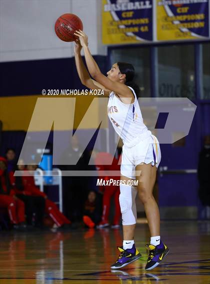 Thumbnail 1 in Dominguez vs. Lynwood photogallery.