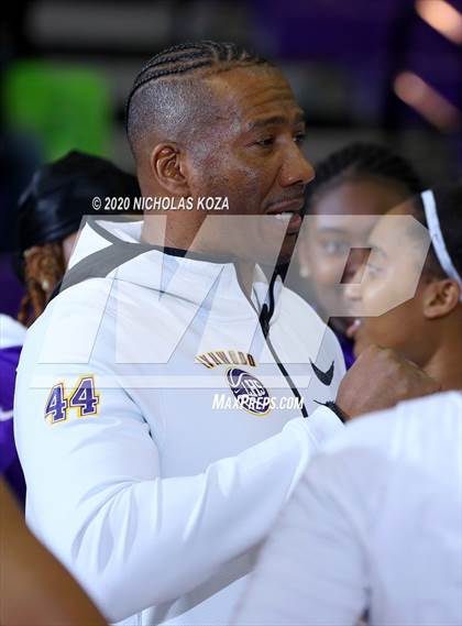Thumbnail 2 in Dominguez vs. Lynwood photogallery.