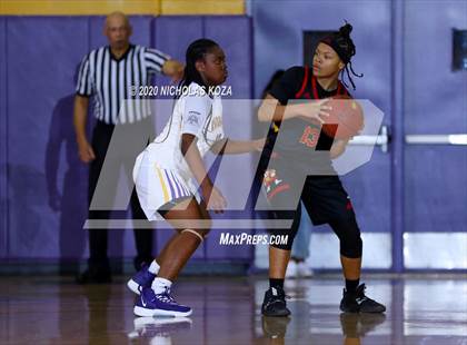Thumbnail 2 in Dominguez vs. Lynwood photogallery.