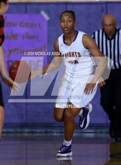 Thumbnail 3 in Dominguez vs. Lynwood photogallery.