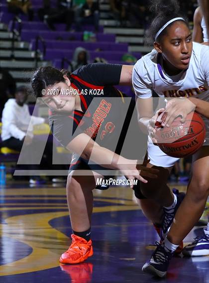 Thumbnail 2 in Dominguez vs. Lynwood photogallery.