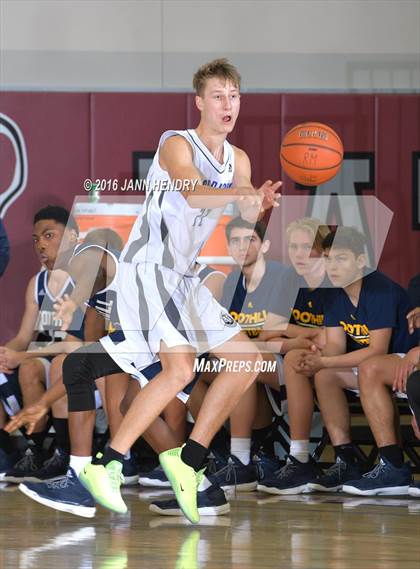 Thumbnail 2 in Saddleback Valley Christian vs. Foothill (Rancho Mirage Holiday Invitational) photogallery.