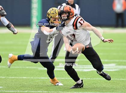 Thumbnail 2 in Versailles vs. Kirtland (OHSAA D6 Final) photogallery.