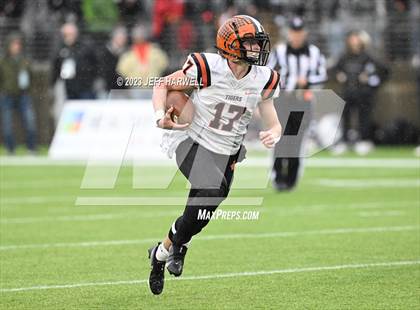 Thumbnail 1 in Versailles vs. Kirtland (OHSAA D6 Final) photogallery.