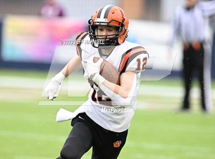 Thumbnail 1 in Versailles vs. Kirtland (OHSAA D6 Final) photogallery.