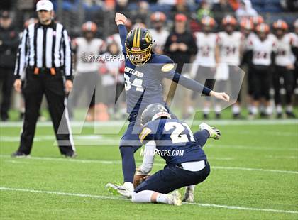 Thumbnail 3 in Versailles vs. Kirtland (OHSAA D6 Final) photogallery.