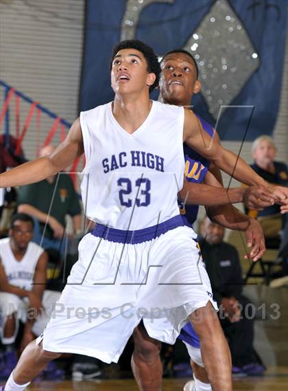 Thumbnail 3 in Archbishop Riordan vs. Sacramento (60th Gridley Invitational) photogallery.