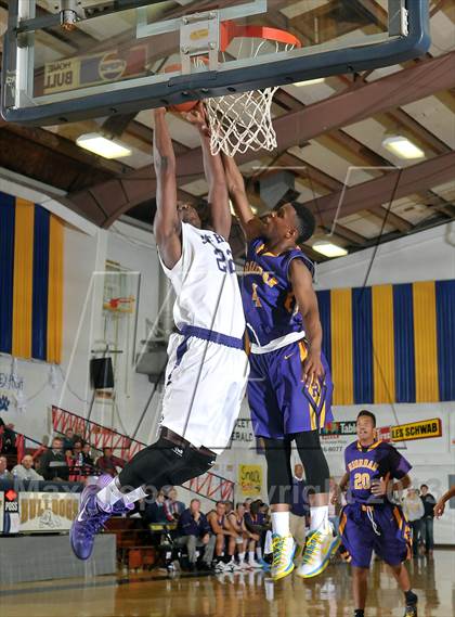 Thumbnail 2 in Archbishop Riordan vs. Sacramento (60th Gridley Invitational) photogallery.