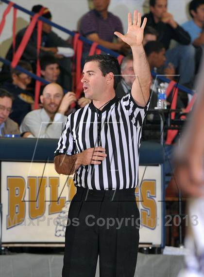 Thumbnail 1 in Archbishop Riordan vs. Sacramento (60th Gridley Invitational) photogallery.
