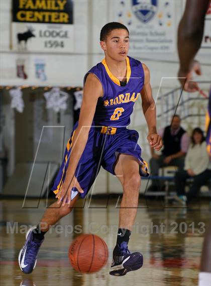 Thumbnail 3 in Archbishop Riordan vs. Sacramento (60th Gridley Invitational) photogallery.