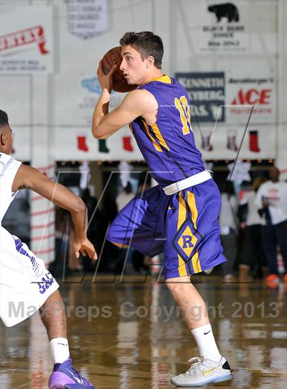 Thumbnail 2 in Archbishop Riordan vs. Sacramento (60th Gridley Invitational) photogallery.