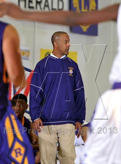 Thumbnail 3 in Archbishop Riordan vs. Sacramento (60th Gridley Invitational) photogallery.