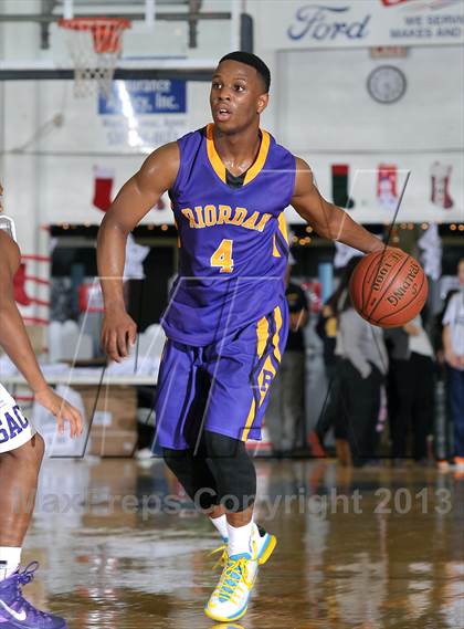 Thumbnail 3 in Archbishop Riordan vs. Sacramento (60th Gridley Invitational) photogallery.