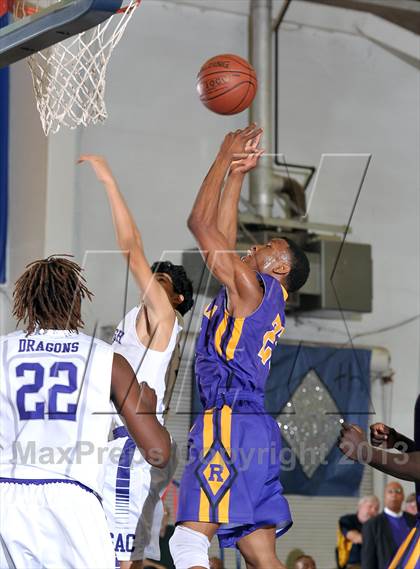 Thumbnail 2 in Archbishop Riordan vs. Sacramento (60th Gridley Invitational) photogallery.