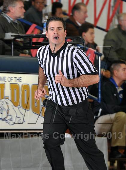 Thumbnail 2 in Archbishop Riordan vs. Sacramento (60th Gridley Invitational) photogallery.